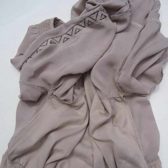 SIZE L. Anthropologie Maeve embroidered dress. - Picture 15 of 16